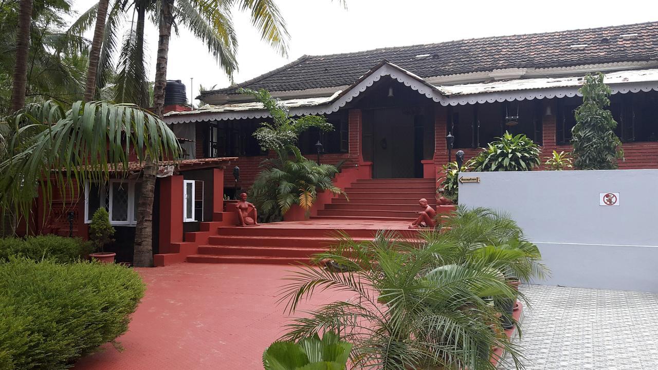 The Rainbows End Bed and Breakfast Madgao Buitenkant foto